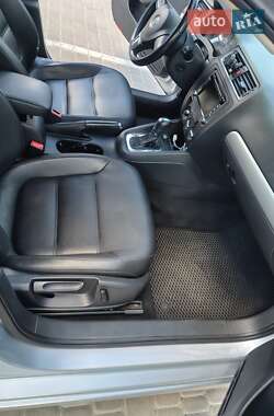 Седан Volkswagen Jetta 2013 в 