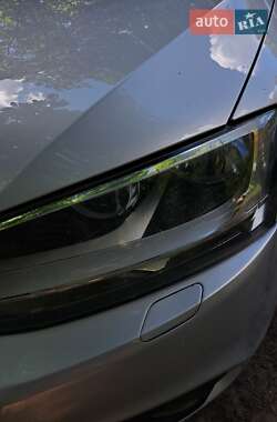 Седан Volkswagen Jetta 2012 в 