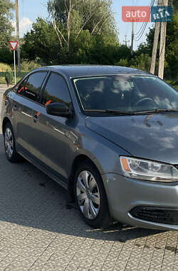 Седан Volkswagen Jetta 2011 в 
