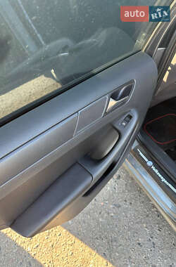Седан Volkswagen Jetta 2011 в 