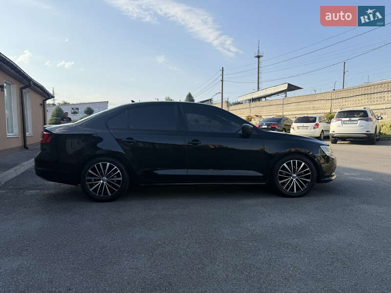 Седан Volkswagen Jetta 2015 в Днепре