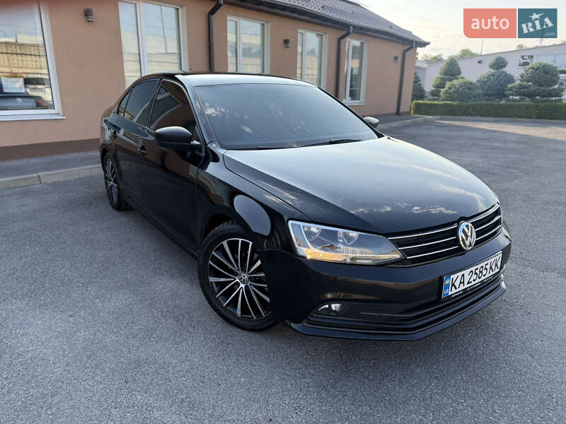 Седан Volkswagen Jetta 2015 в Днепре