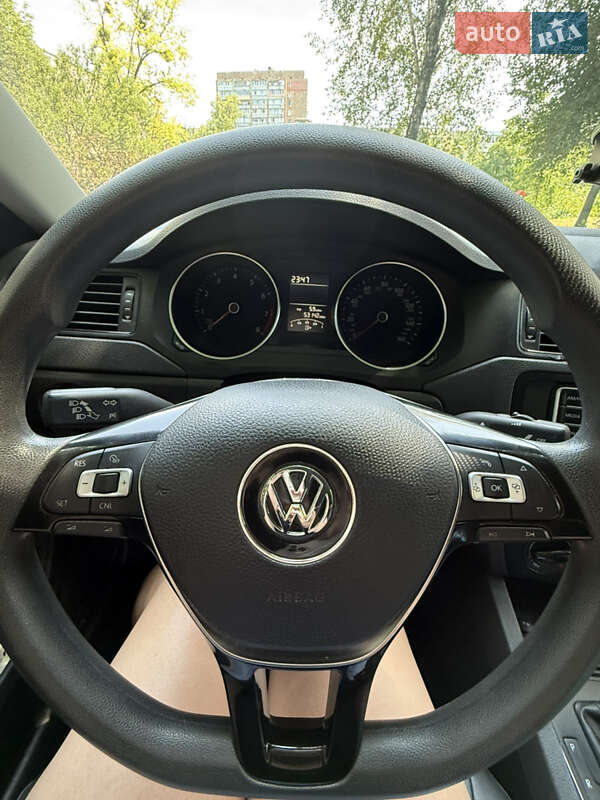 Седан Volkswagen Jetta 2016 в Харькове
