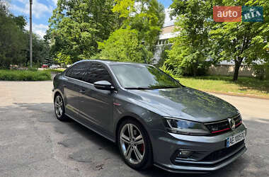 Седан Volkswagen Jetta 2016 в 