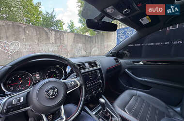 Седан Volkswagen Jetta 2016 в 