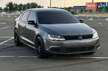 Седан Volkswagen Jetta 2012 в 