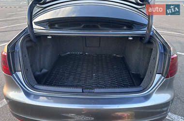 Седан Volkswagen Jetta 2012 в 