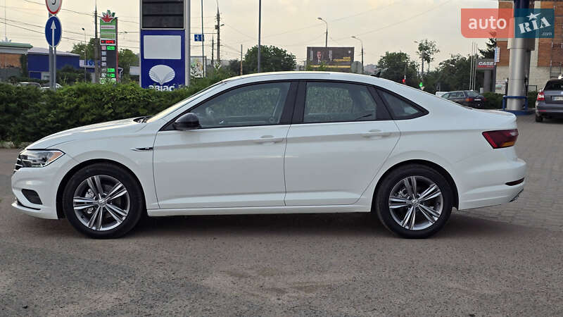 Седан Volkswagen Jetta 2019 в Сумах