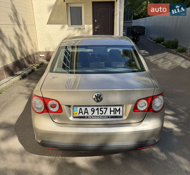Седан Volkswagen Jetta 2008 в Киеве