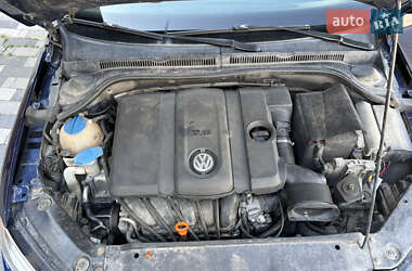 Седан Volkswagen Jetta 2012 в 