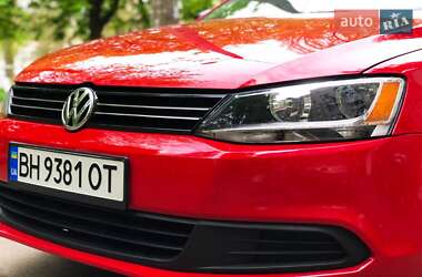 Седан Volkswagen Jetta 2014 в 