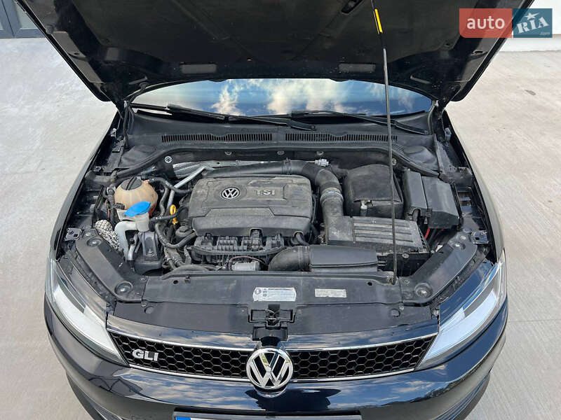 Седан Volkswagen Jetta 2015 в Тернополе
