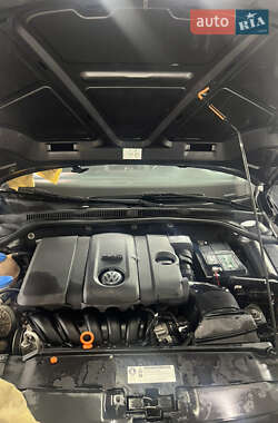 Седан Volkswagen Jetta 2013 в 