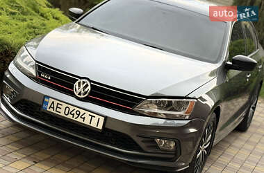 Седан Volkswagen Jetta 2015 в 