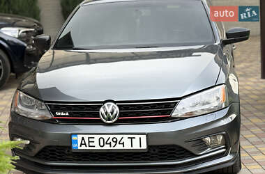 Седан Volkswagen Jetta 2015 в 