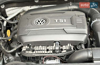 Седан Volkswagen Jetta 2015 в 
