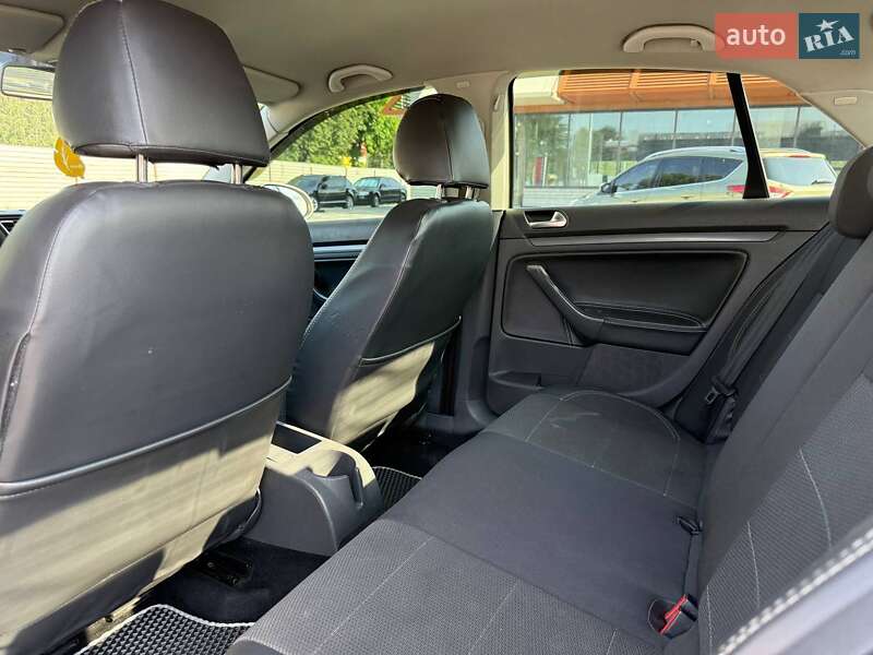Седан Volkswagen Jetta 2008 в Кривом Роге