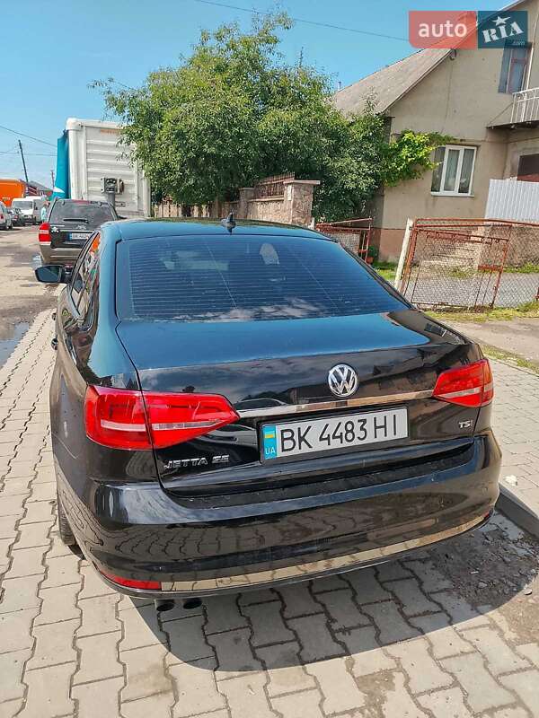 Седан Volkswagen Jetta 2015 в Рокитному