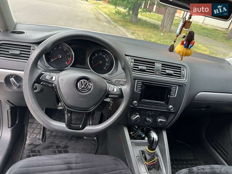 Седан Volkswagen Jetta 2017 в Николаеве