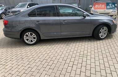 Седан Volkswagen Jetta 2015 в 