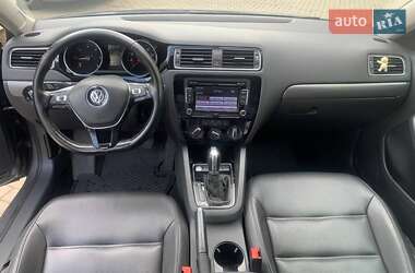 Седан Volkswagen Jetta 2015 в 