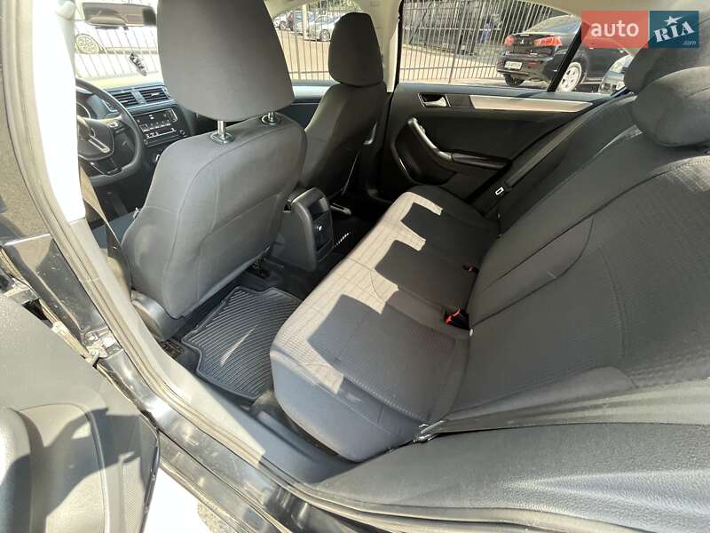 Седан Volkswagen Jetta 2015 в Черкассах