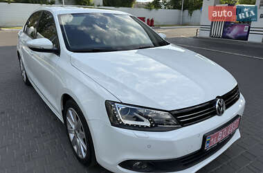 Седан Volkswagen Jetta 2015 в Одесі