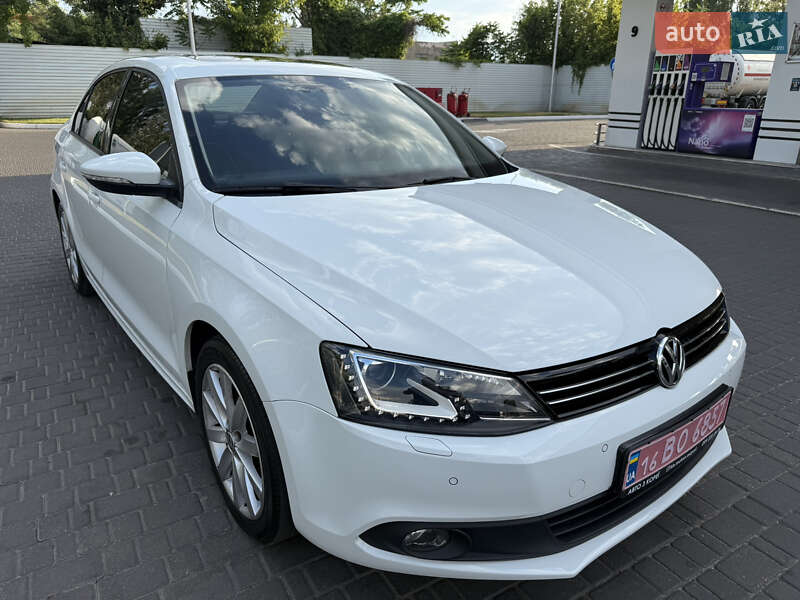 Седан Volkswagen Jetta 2015 в Одессе