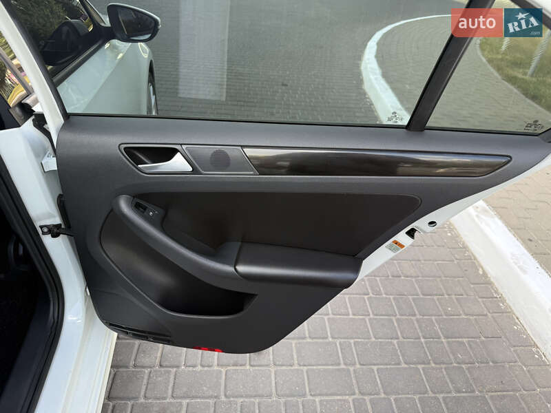 Седан Volkswagen Jetta 2015 в Одессе