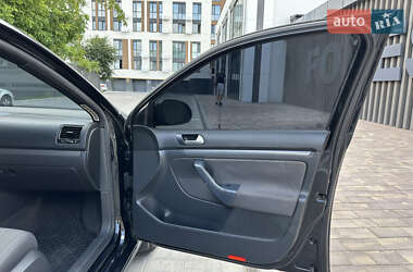 Седан Volkswagen Jetta 2006 в 