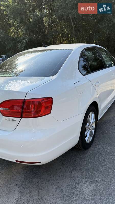 Седан Volkswagen Jetta 2012 в Черкасах