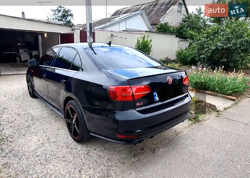 Седан Volkswagen Jetta 2016 в Киеве