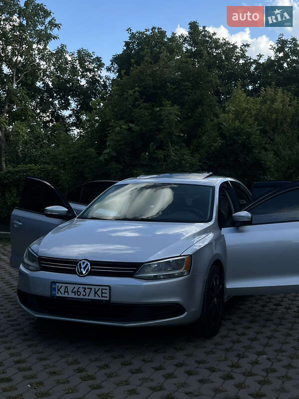 Седан Volkswagen Jetta 2010 в Борисполі