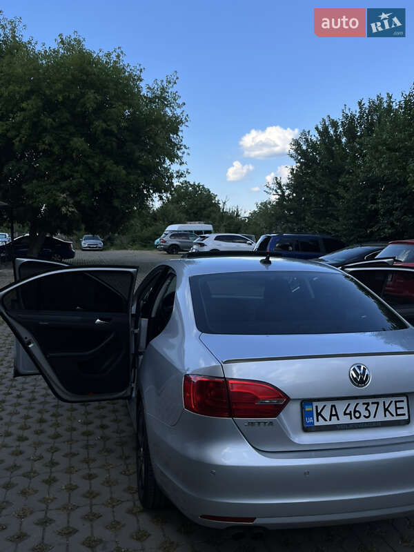Седан Volkswagen Jetta 2010 в Борисполі