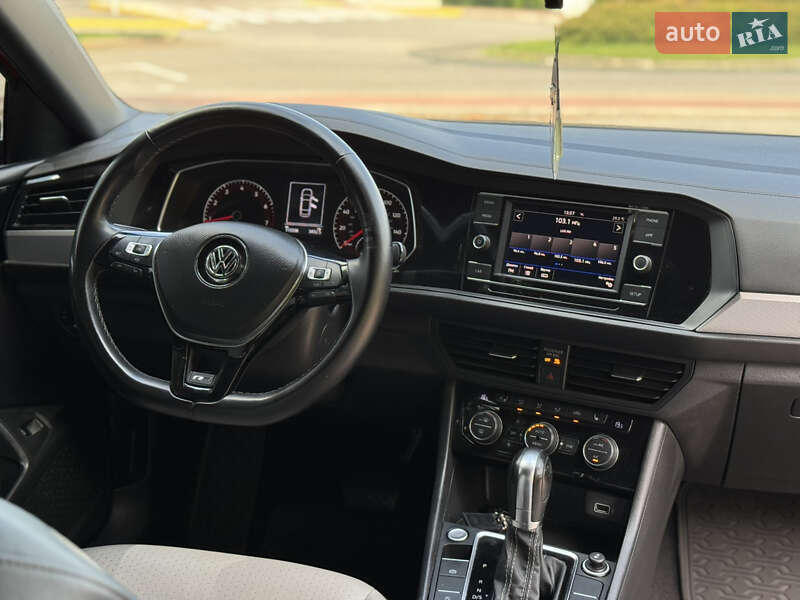 Седан Volkswagen Jetta 2018 в Киеве