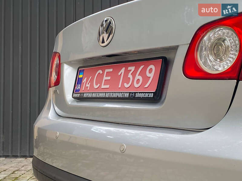 Седан Volkswagen Jetta 2007 в Самборе