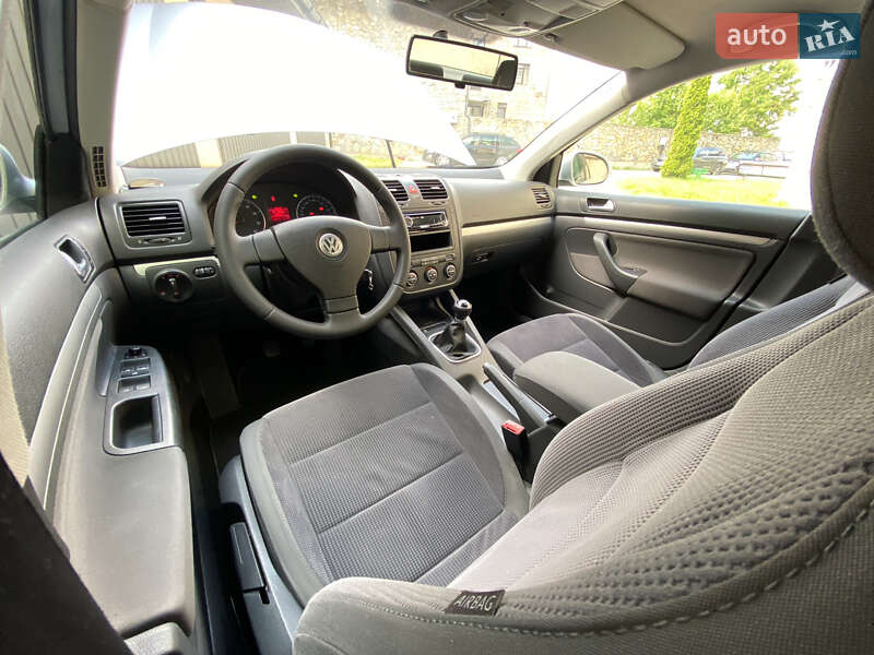 Седан Volkswagen Jetta 2007 в Самборе