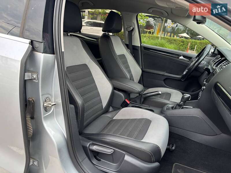 Седан Volkswagen Jetta 2016 в Киеве