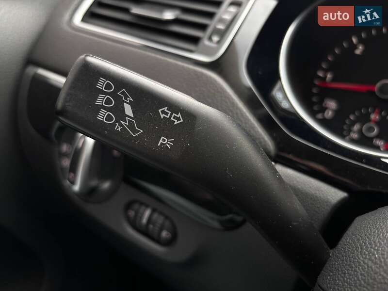 Седан Volkswagen Jetta 2016 в Киеве