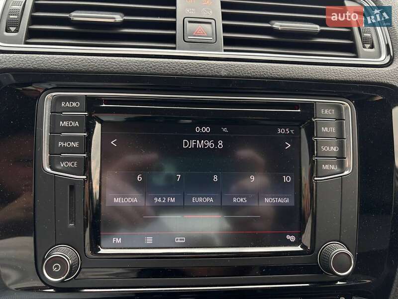 Седан Volkswagen Jetta 2016 в Киеве