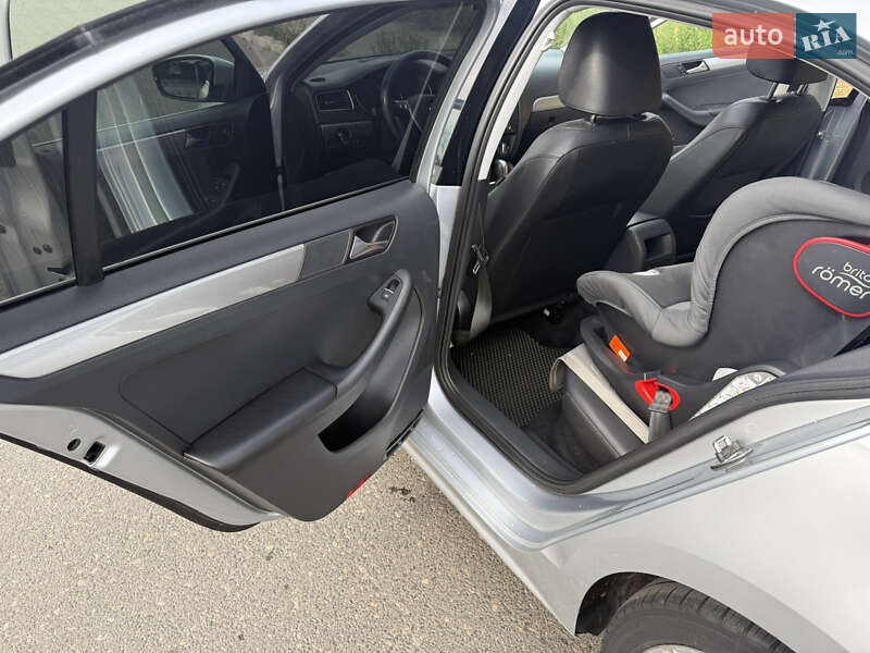 Седан Volkswagen Jetta 2015 в Одессе