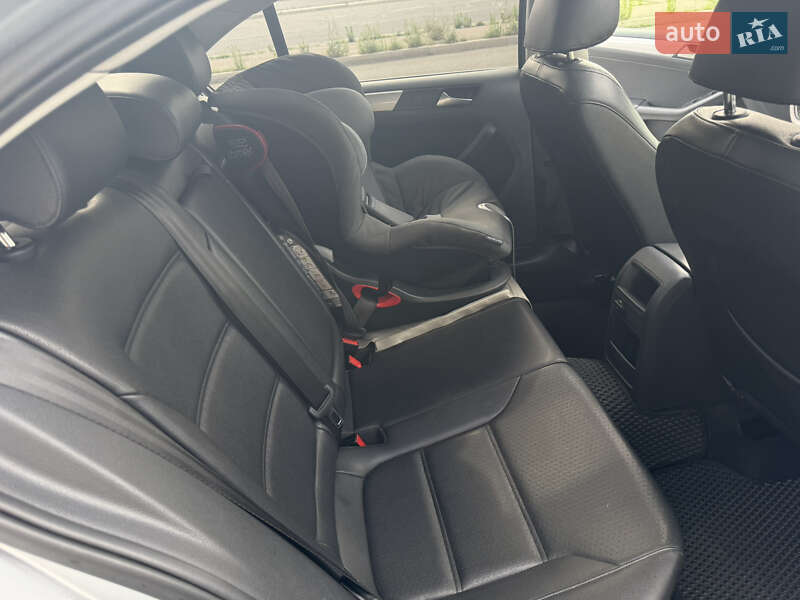 Седан Volkswagen Jetta 2015 в Одессе