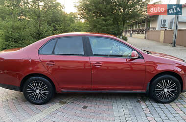 Седан Volkswagen Jetta 2008 в 
