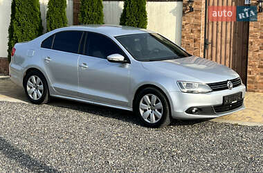 Седан Volkswagen Jetta 2012 в Ужгороде
