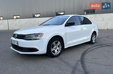 Седан Volkswagen Jetta 2013 в 