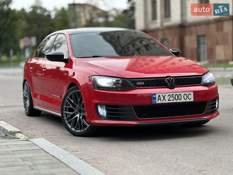 Седан Volkswagen Jetta 2013 в Харькове