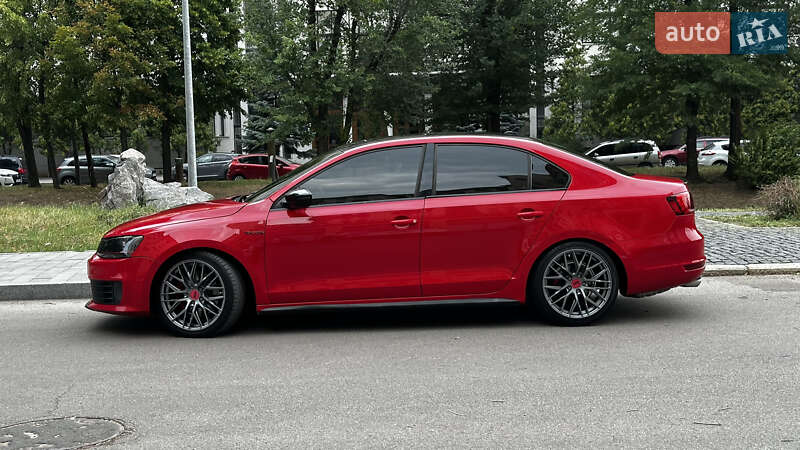 Седан Volkswagen Jetta 2013 в Харькове