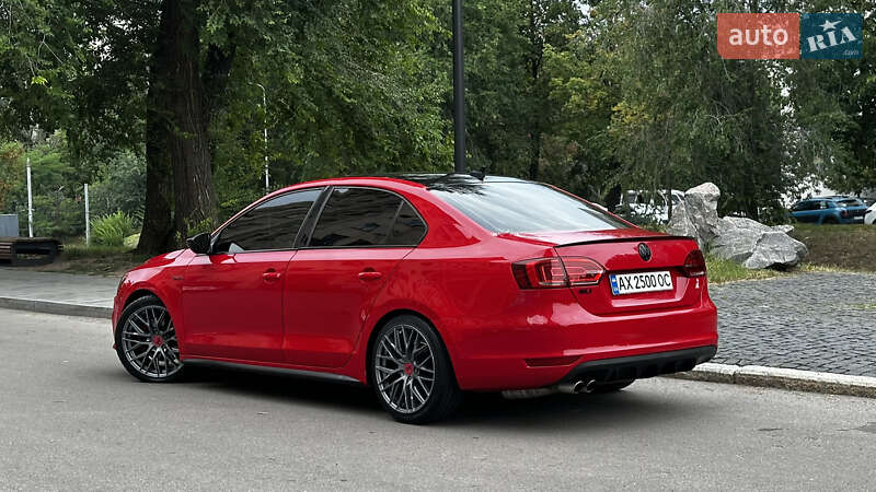 Седан Volkswagen Jetta 2013 в Харькове