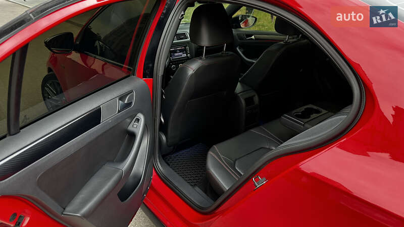 Седан Volkswagen Jetta 2013 в Харькове