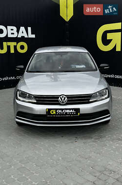 Седан Volkswagen Jetta 2015 в Львове